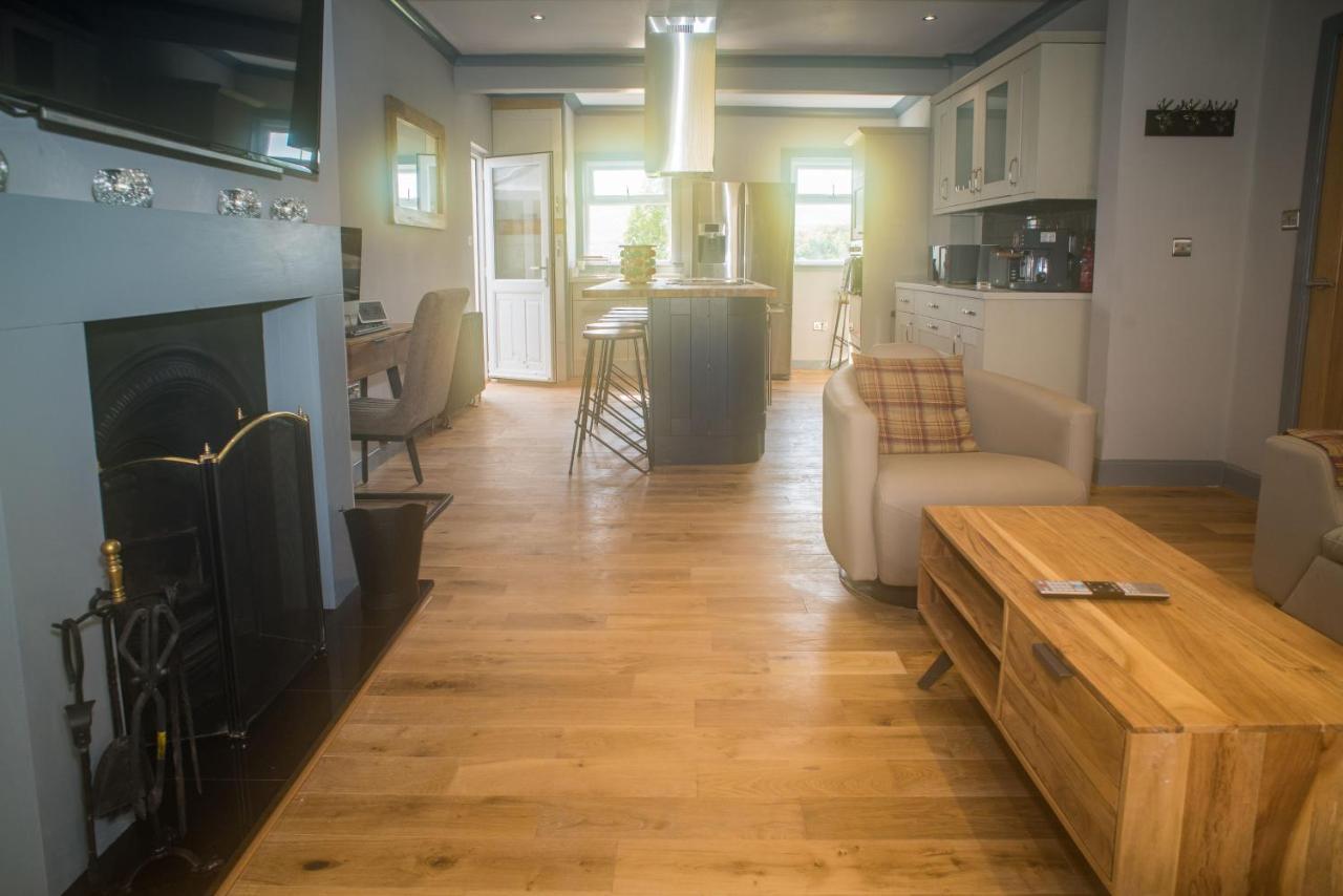 Luxury Super Central Cottage With A Hot Tub/ Gym Portree Kültér fotó